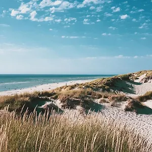 Volledig Gerenoveerd 2 Slaapkamer In Westende-bad, 250 M Het , Westende-Bad België